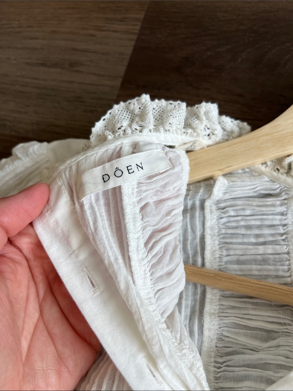 DOEN Heloise Lace-Trimmed Pintucked Cotton-Voile Top - Picture 4 of 6